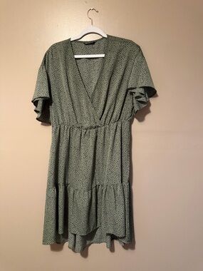 Green V-Neck Tiered Short Dress